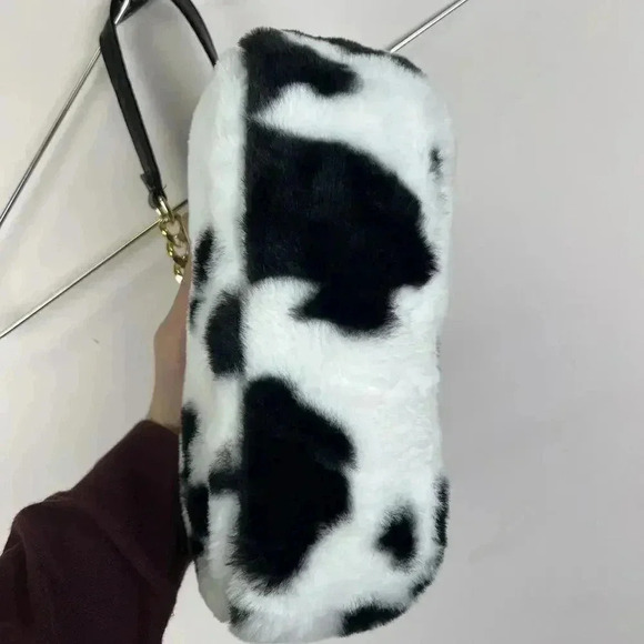 Chic Cow Print Faux Fur Shoulder Bag - Picture 5 of 6